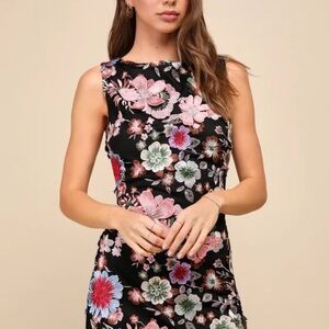 Lulu's Something Special 3D Floral Dress size M